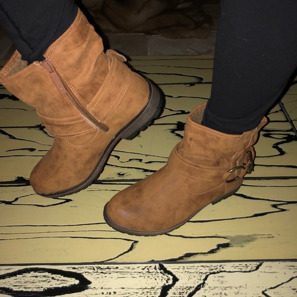 Dbdk Women's Side Zipper Ankle Booties - Picture 5 of 7